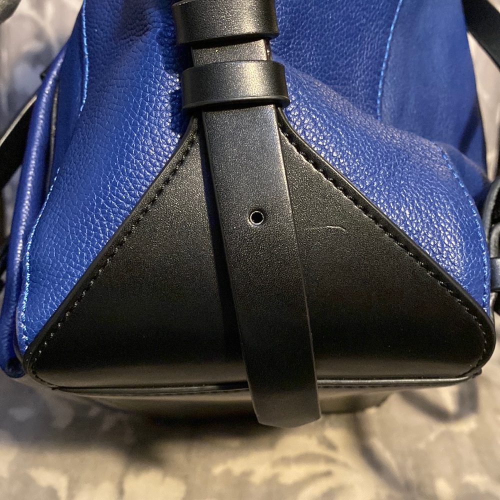 ✨SOLD✨BCBG MAXAZRIA Blie/Black Leather Flap Backpack - Picture 9 of 15